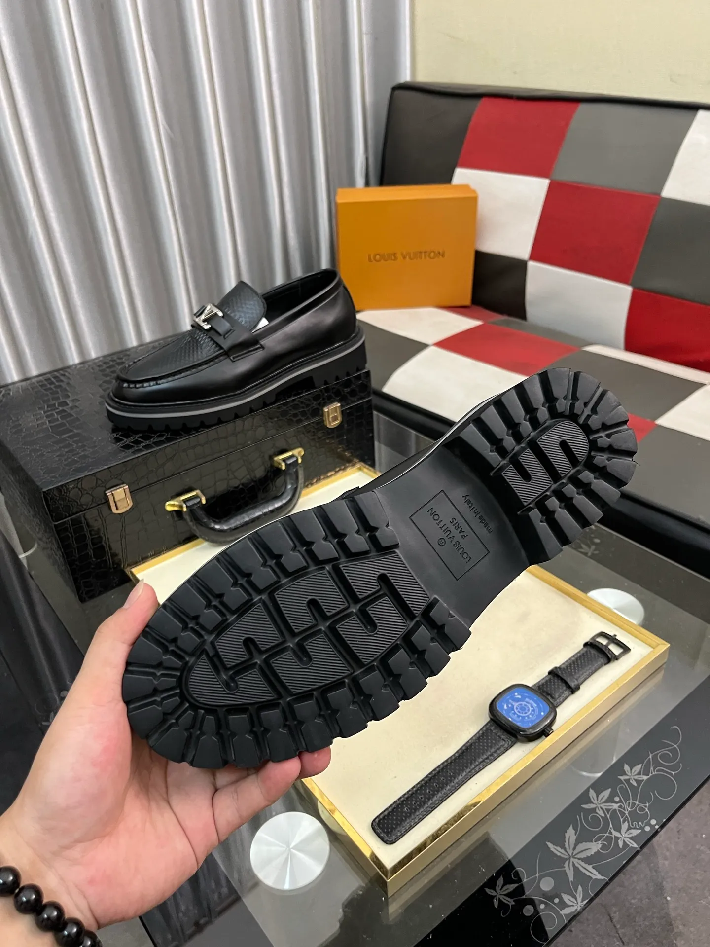 Men's shoes💰458⌚️⌚️[Louis Vuitton (LV)] High-end business formal leather shoes🍀luxurious and elegant style, paying equal attention to practicality and style, professional focus on details and quality, counter original 1⃣️: 1⃣️super accurate reproduction👍🏻! Material: The upper is made of imported original calfskin➕imported Italian cowhide leather. Original anti-slip and wear-resistant outsole! Code number: 38--443️⃣Colors available